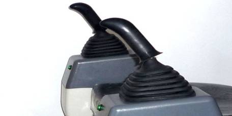 挖掘机教学模拟器(图2) 操作手柄