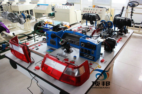 桑塔纳3000全车仿真电路实验台(图3) 桑塔纳3000全车仿真电路实验台