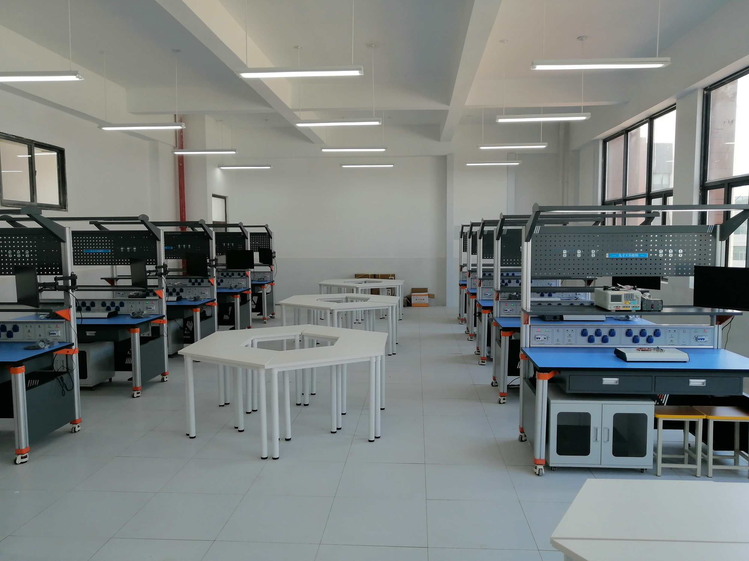 电子产品装调与人工智能创新考核装置