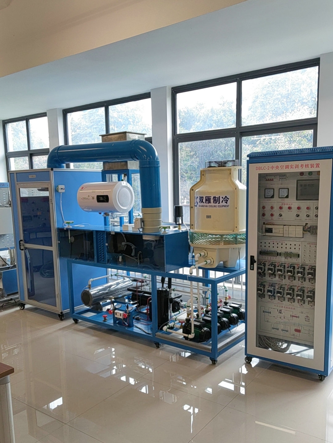 重庆科技学院中央空调实训考核装置(图3) 重庆科技学院中央空调实训考核装置(图3)